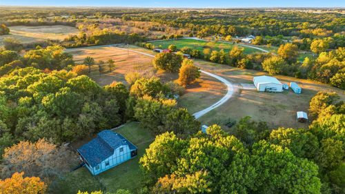 1872 Jewel Ln, Whitesboro, TX, 76273-8307 | Card Image