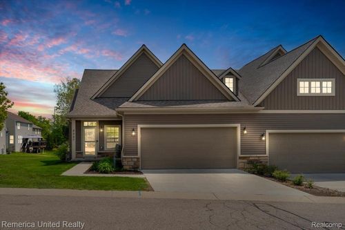 8057 Timber Trl, White Lake, MI, 48386-3596 | Card Image