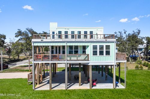 218 West Ave, Long Beach, MS, 39560-5936 | Card Image