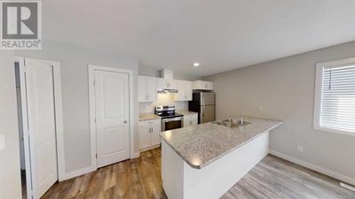 9521 113 Ave, Home with 3 bedrooms, 2 bathrooms and null parking in Clairmont AB | Image 3