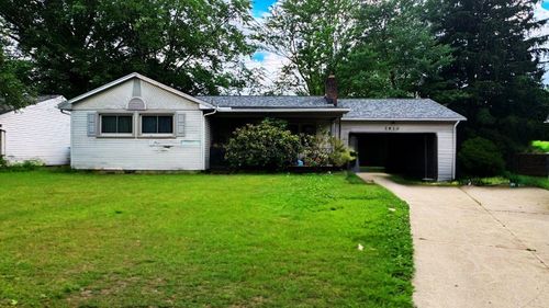 3916 Loma Vista Drive, Youngstown, OH, 44511 | Card Image