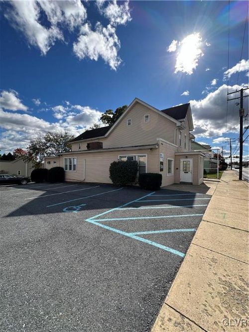 21-779 3rd St, Whitehall, PA, 18052-6618 | Card Image