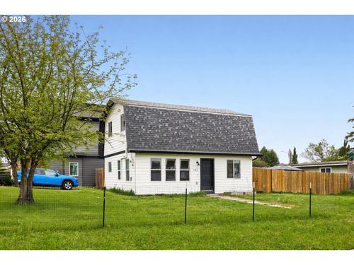 102 Se 3rd St, Battle Ground, WA, 98604-8326 | Card Image