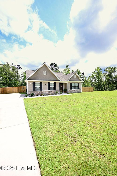 79 Gordy Way, Hampstead, NC, 28443-3025 | Card Image