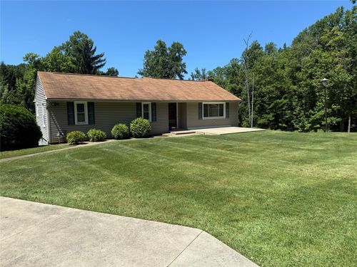 600 Avonia Rd, Fairview, PA, 16415-1427 | Card Image