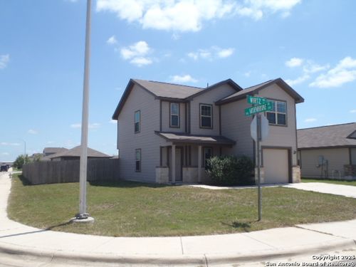 2201 Wirtz Bnd, Seguin, TX, 78155-2625 | Card Image