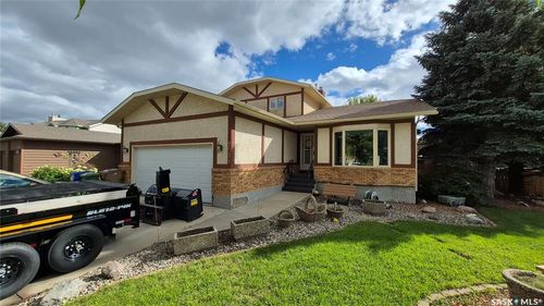 7531 Pond Place, Regina, SK, S4Y1E3 | Card Image