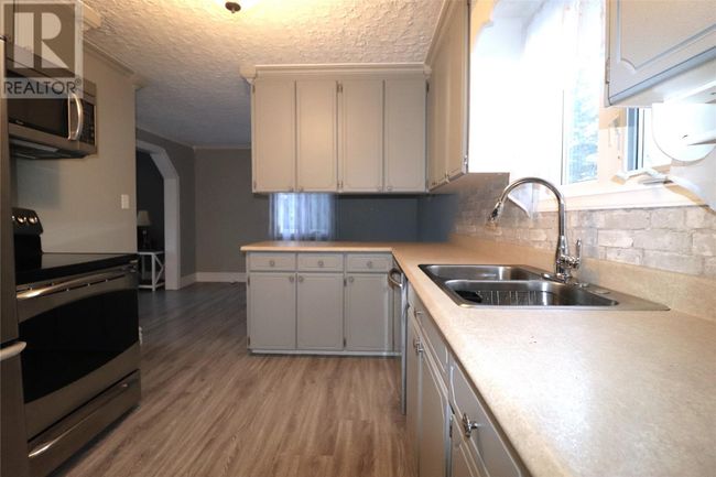 9 Oak Cres, House other with 3 bedrooms, 1 bathrooms and null parking in Cormack NL | Image 7