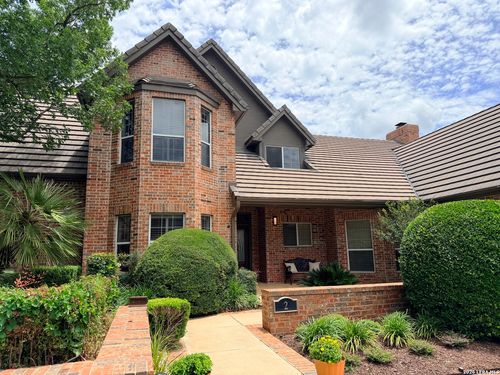 2 Granburg Cir, San Antonio, TX, 78218-3003 | Card Image