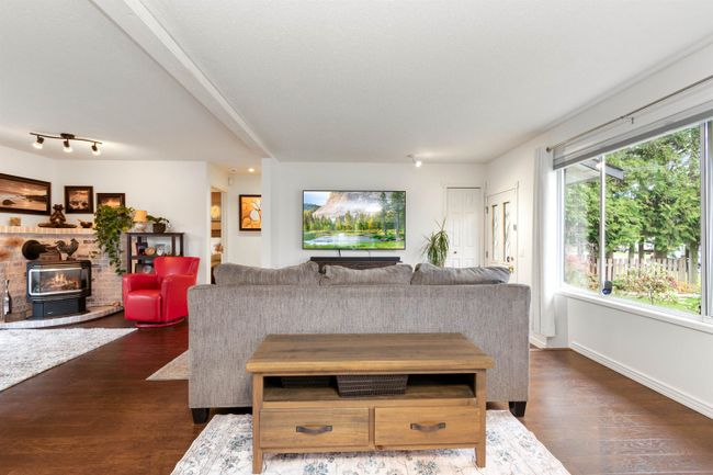 45312 Crescent Drive, House other with 3 bedrooms, 1 bathrooms and 6 parking in Chilliwack BC | Image 22