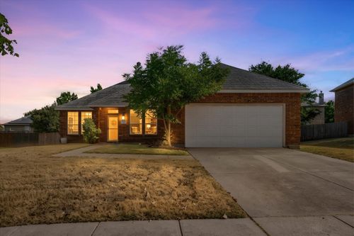 1738 Summerwood Ln, Cedar Hill, TX, 75104-3909 | Card Image