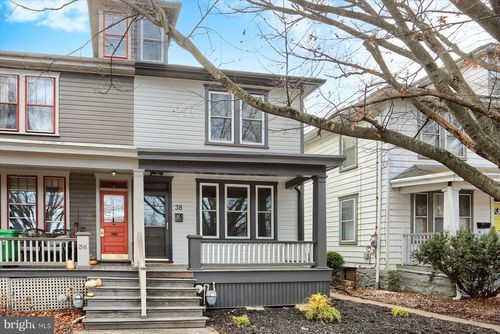 38 W Willow Street, CARLISLE, PA, 17013 | Card Image