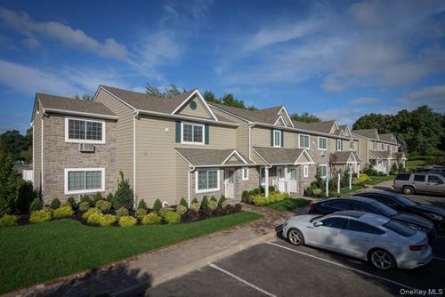 142-2 Victorian Court, Brookhaven, NY, 11742 | Card Image
