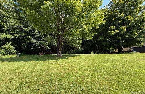 105 S Nellie Hill Rd, Dover Plains, NY, 12522-5402 | Card Image