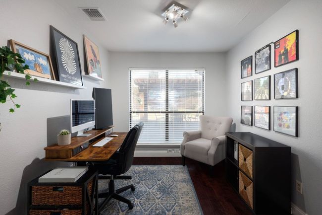 It could easily transform into a home office where you can be productive or even a playroom | Image 15