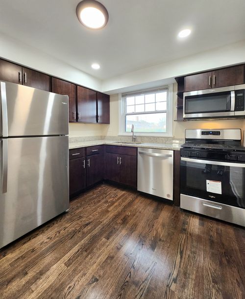 2-4249 W Nelson St, Chicago, IL, 60641-5318 | Card Image