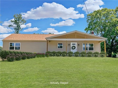 1467 Savannah Rd, New Castle, PA, 16101-5581 | Card Image