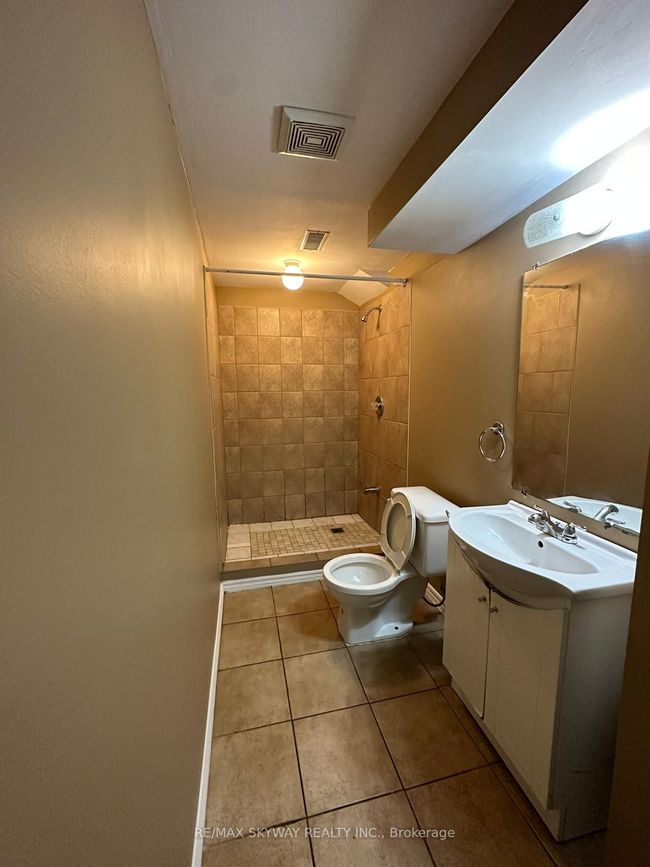 BASEMNT - 22 Waterdale Rd, House other with 1 bedrooms, 1 bathrooms and 2 parking in Brampton ON | Image 5