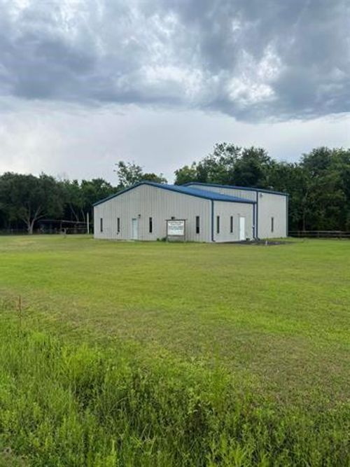 445 W Railroad Ave, China, TX, 77613 | Card Image