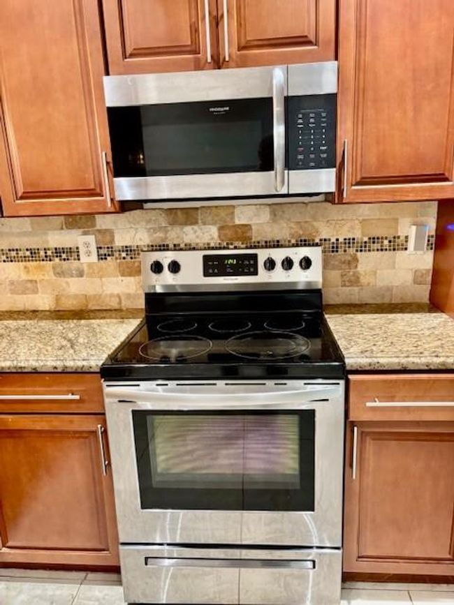 1838 Nw 79 Th Way, Townhouse with 3 bedrooms, 3 bathrooms and null parking in Pembroke Pines FL | Image 10