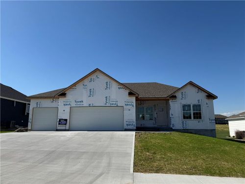 4406 Valley Ridge Dr, Saint Joseph, MO, 64505-1827 | Card Image
