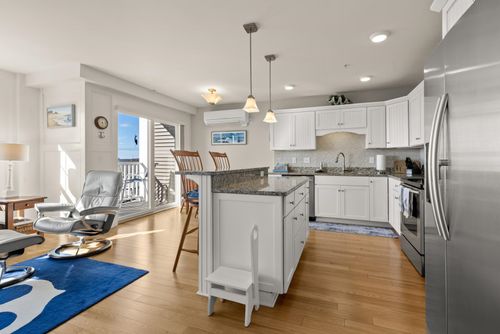 205-580 Winnacunnet Rd, Hampton, NH, 03842-2808 | Card Image