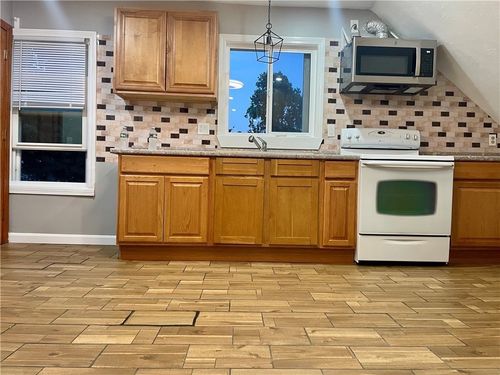 3-36 Highland St, Pawtucket, RI, 02860-5104 | Card Image