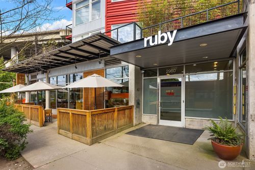 213-2960 Eastlake Ave E, Seattle, WA, 98102-2003 | Card Image