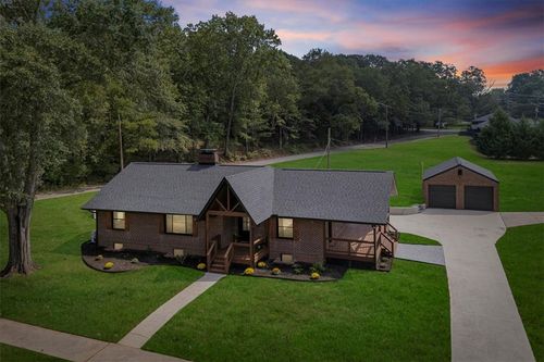 205 N Chestnut St, Seneca, SC, 29678-3102 | Card Image