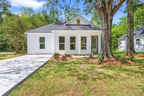 301 W 27th Ave, Covington, LA, 70433-2115 | Card Image