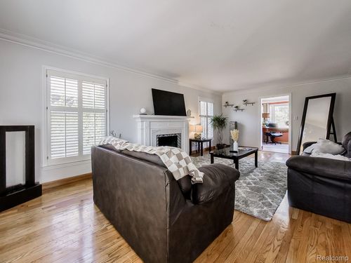 1304 Devonshire Rd, Grosse Pointe Park, MI, 48230-1158 | Card Image