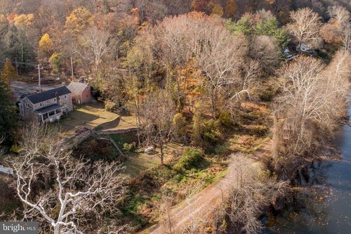 3596 River Rd, LUMBERVILLE, PA, 18933-9710 | Card Image