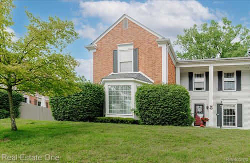 355-1106 Kings Cove Dr, Rochester Hills, MI, 48306-4228 | Card Image