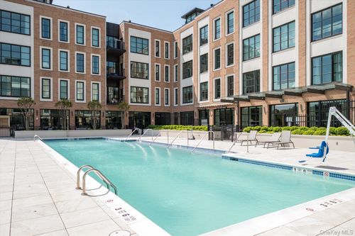 unit-1042-100 Garvies Point Rd, Glen Cove, NY, 11542-5007 | Card Image