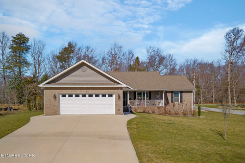 22 Mountain View Ct, Crossville, TN, 38558-4430 | Card Image