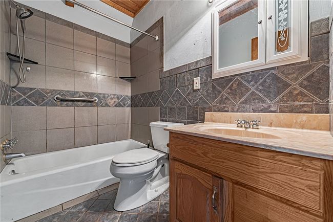 320 Spruce St, House other with 2 bedrooms, 1 bathrooms and 2 parking in Donegal PA | Image 15