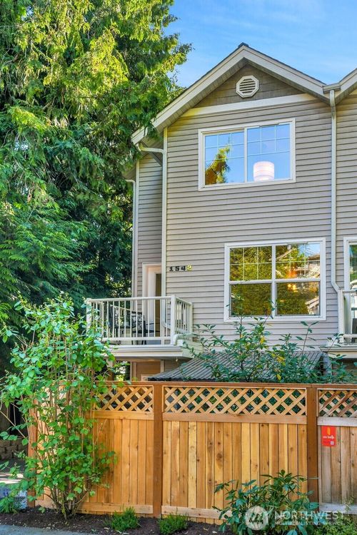 apt-a-1542 15th Ave S, Seattle, WA, 98144-3549 | Card Image