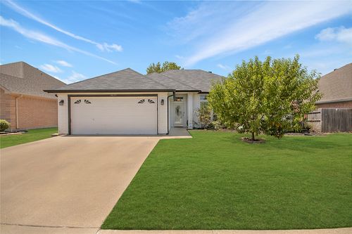 7429 Amber Dr, Watauga, TX, 76148-1227 | Card Image