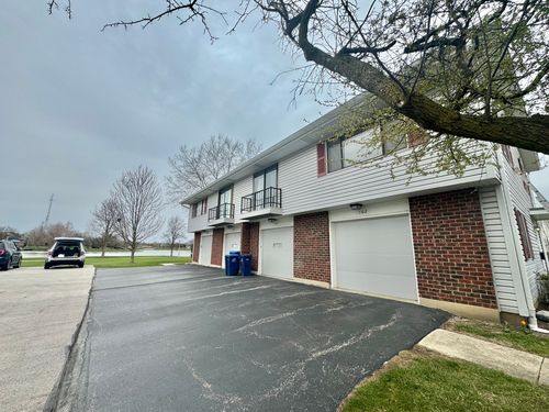 102-102 Salem Dr, Schaumburg, IL, 60194-4336 | Card Image