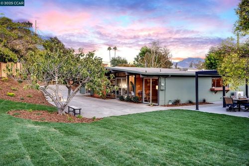 3695 Merridan Dr, Concord, CA, 94518-1621 | Card Image