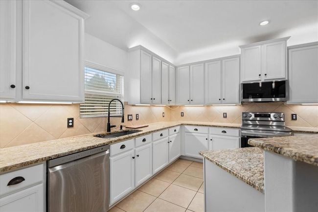 18716 Encinal Trl, House other with 3 bedrooms, 2 bathrooms and 2 parking in Magnolia TX | Image 10