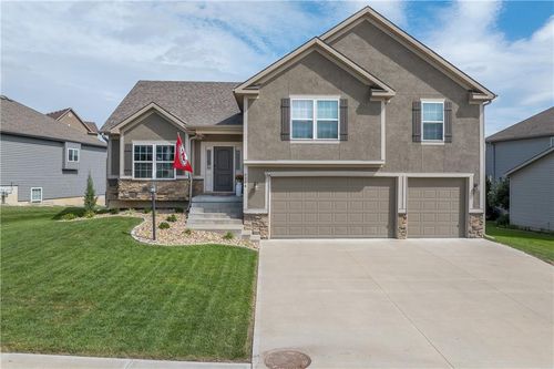 4204 Windward Dr, Saint Joseph, MO, 64505-2329 | Card Image