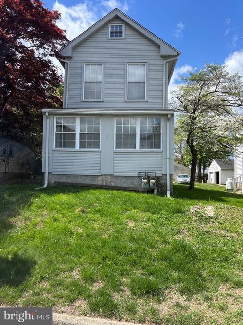 221 Summit Ave, CONSHOHOCKEN, PA, 19428-2227 | Card Image