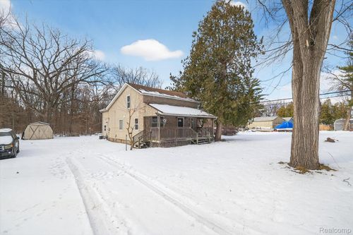 13574 Fairview Ct, Van Buren Twp, MI, 48111-2511 | Card Image