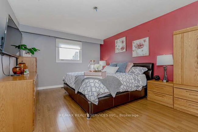 32 Simmons Blvd, House other with 3 bedrooms, 2 bathrooms and 4 parking in Brampton ON | Image 25