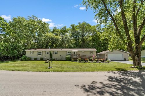 35-S1903 County Road A, Baraboo, WI, 53913-9384 | Card Image