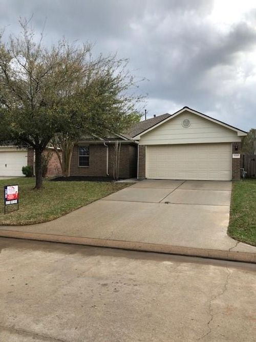 32107 Anne Ln, Pinehurst, TX, 77362-4077 | Card Image