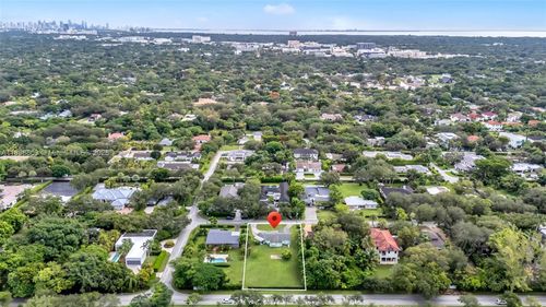 6820 Sw 71st Ct, Miami, FL, 33143-3040 | Card Image