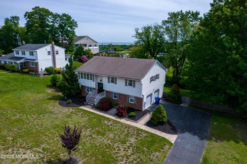 20 Koosman Dr, Leonardo, NJ, 07737-1714 | Card Image