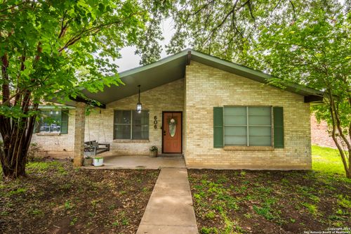 606 Dorothy Jo Cir, Uvalde, TX, 78801-4435 | Card Image